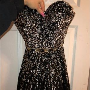 Sherri Hill size 2 semi/prom dress.